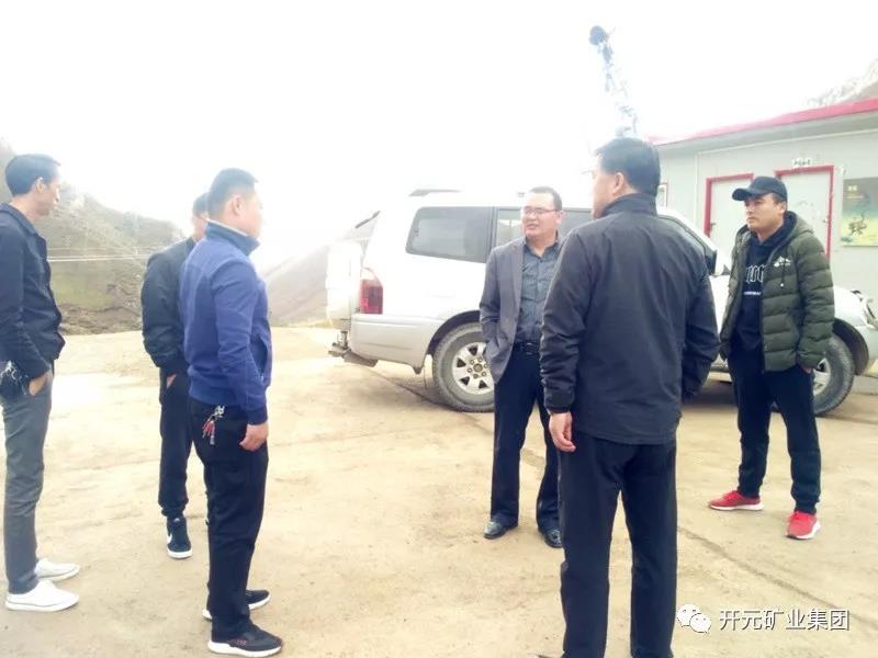 科學發(fā)展 統(tǒng)籌兼顧 穩(wěn)步生產(chǎn)│州、縣國土資源局領(lǐng)導赴興海銅鑫進行年檢